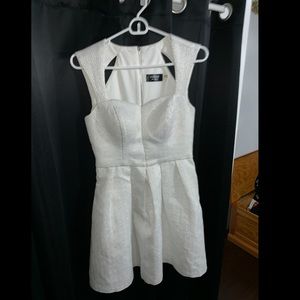 Semi formal sparkly dress with pockets!